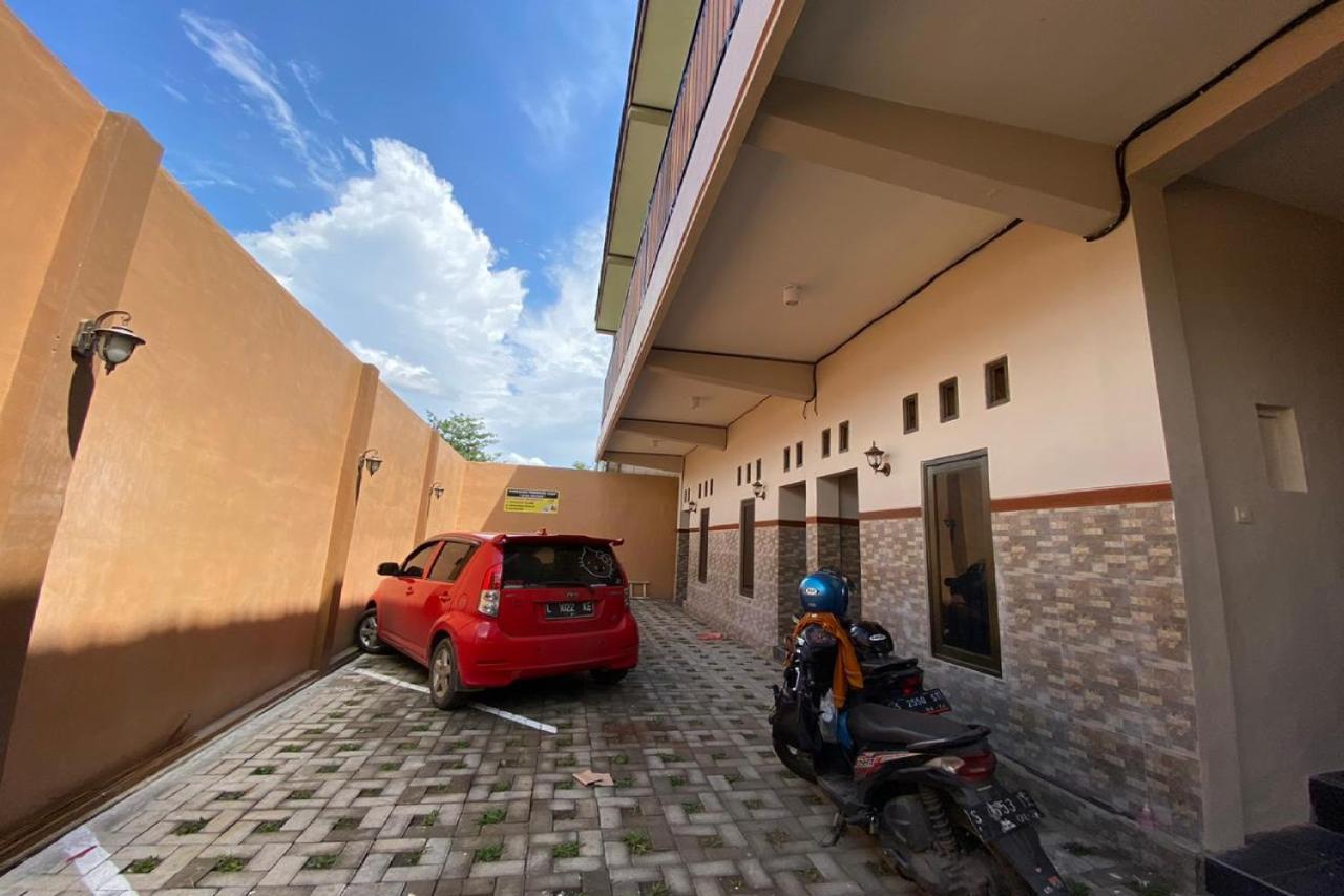 Hotel Reddoorz Near Mojokerto Train Station Exteriér fotografie