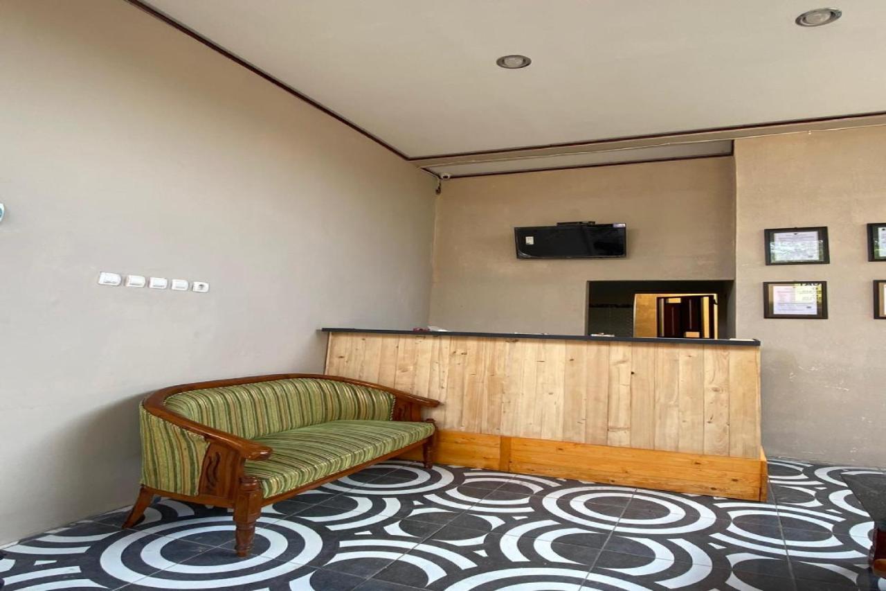 Hotel Reddoorz Near Mojokerto Train Station Exteriér fotografie