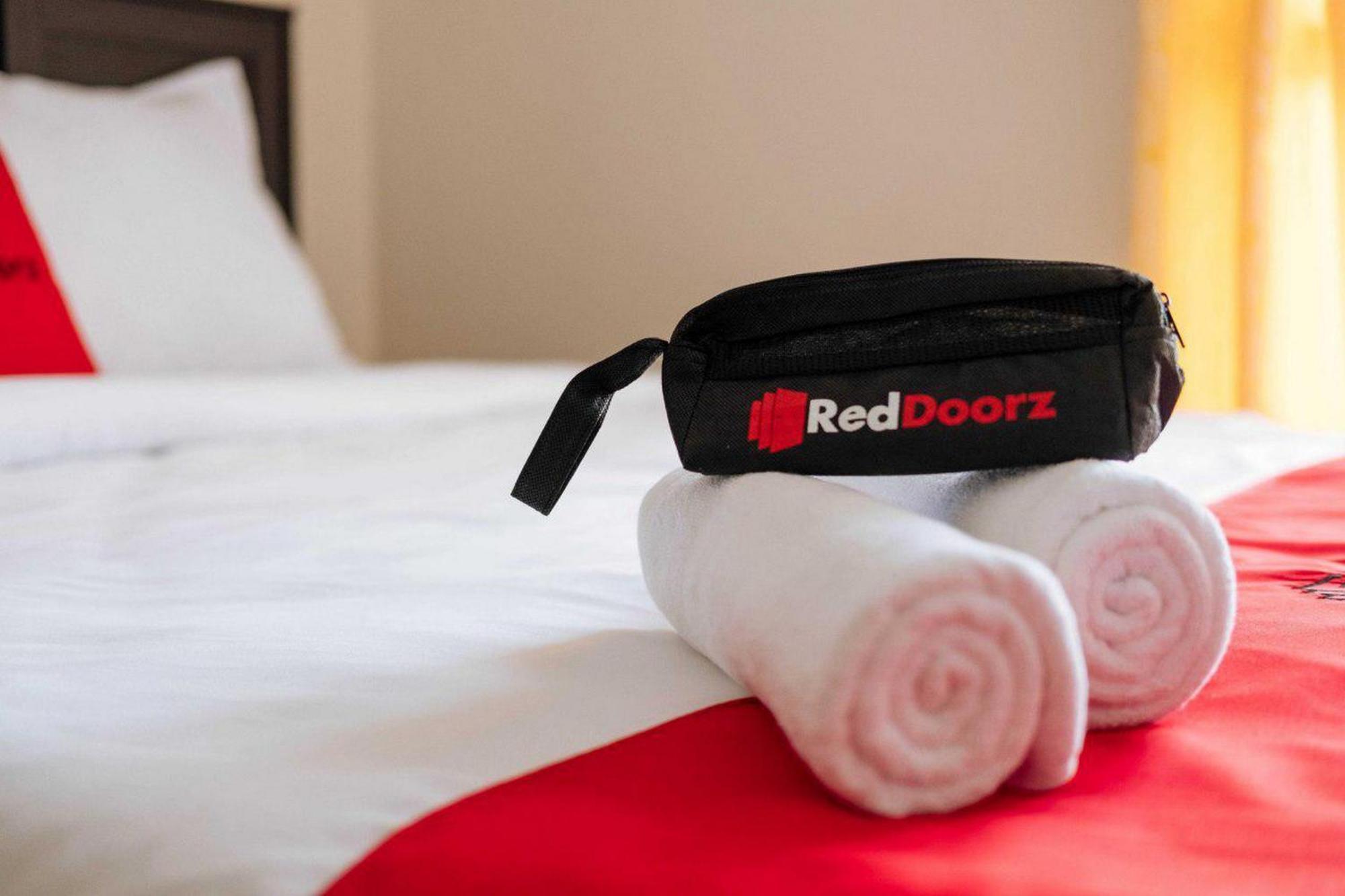 Hotel Reddoorz Near Mojokerto Train Station Exteriér fotografie